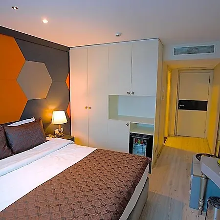 Hotel Adamel Bakirkoey 3*